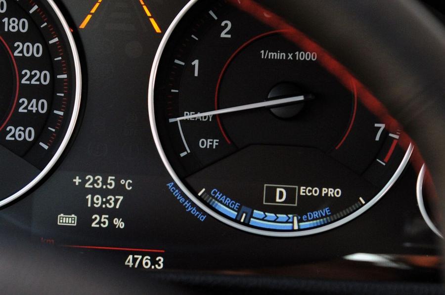  BMW ActiveHybrid 3 2013 года  (фото 18 из 43)